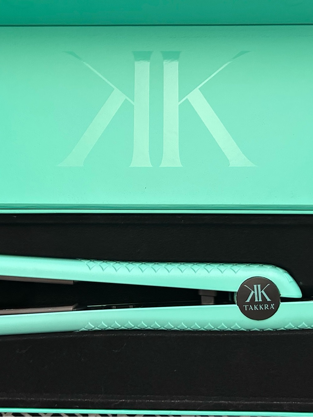 Teal Ceramic Hair Straightener - Sleek Styling Flat Iron- Takkra
